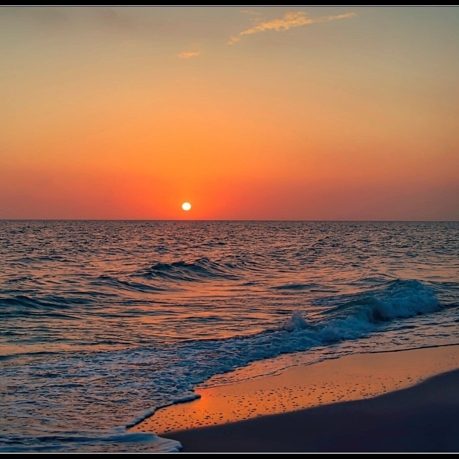 The is one of the hidden gems of the Suncoast of Florida. It is a sleepy,quiet, family beach.
Parking is free, but limited. During the Summer months when the snowbirds are gone there is no parking problem, however during the winter months parking can be a problem...