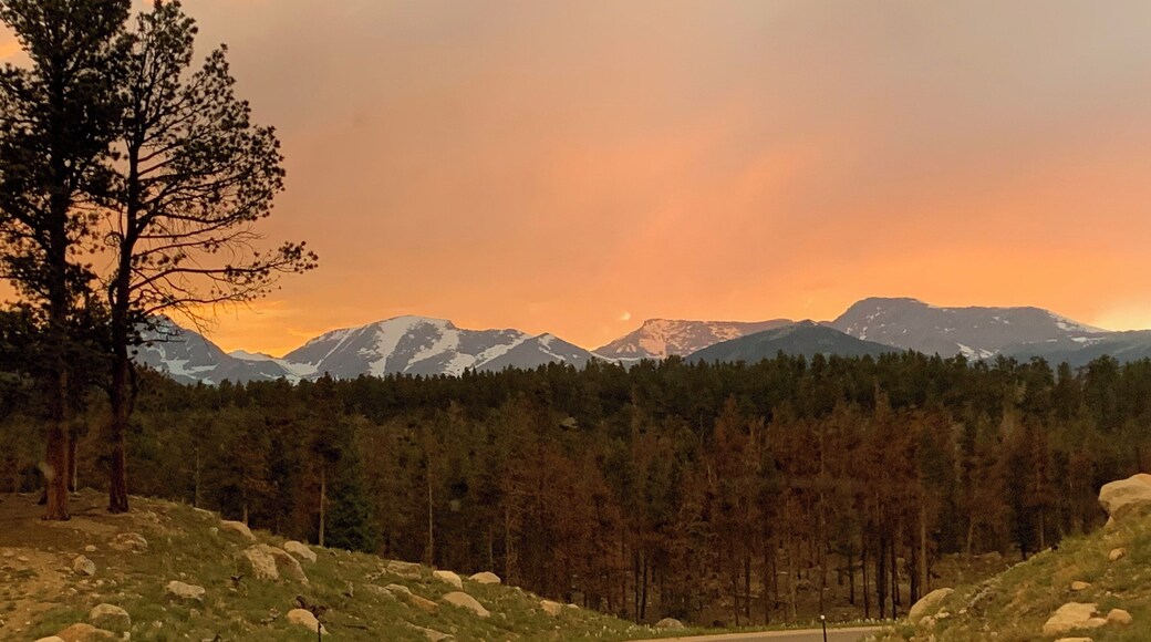 Sunset over the mountains in Rocky Mountain National Park