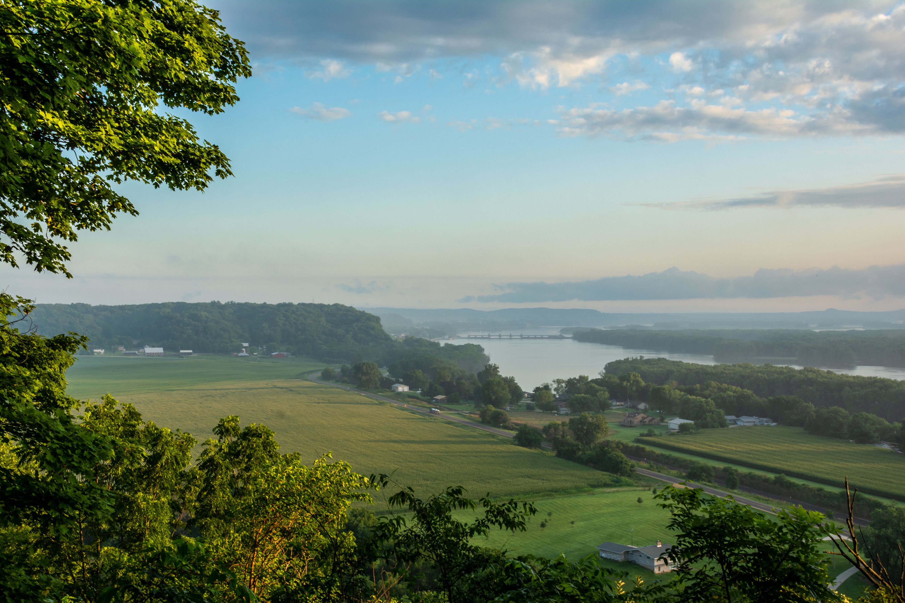 Beautiful view out over the Mississippi river from Bellevue state park, Iowa.