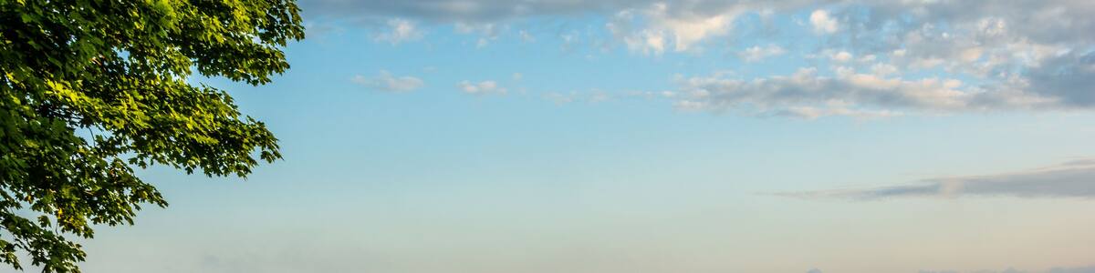 Beautiful view out over the Mississippi river from Bellevue state park, Iowa.