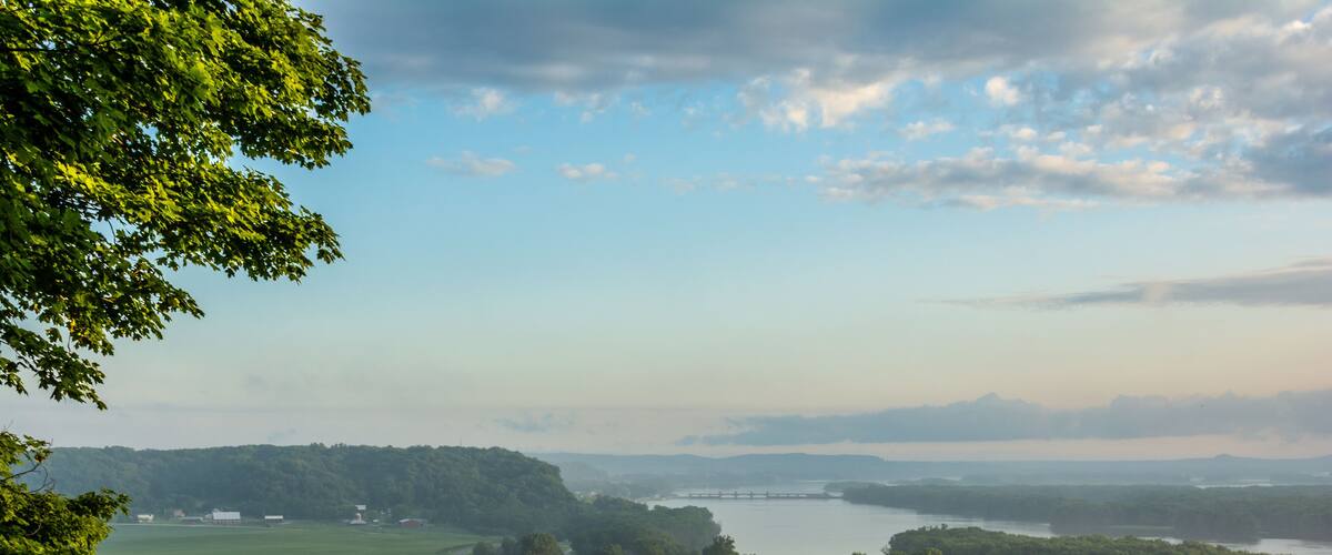 Beautiful view out over the Mississippi river from Bellevue state park, Iowa.