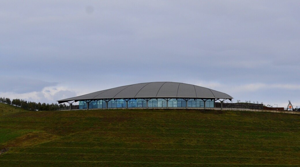 CHILDS PLAY AT THE NATIONAL ARBORETUM CANBERRA
With spectacular views across the hillside, it’s a lovely setting for the kids to burn off some excess energy and where you can sit and enjoy a cuppa.
The Arboretum is a place for learning about and growing trees. On the grounds there is the Pods playground and the National Bonsai and Penjing Garden. There is no entry fee; however, the car park has a pay station, $2.00 for an hour or $7.50 for the whole day (9am to 5pm).