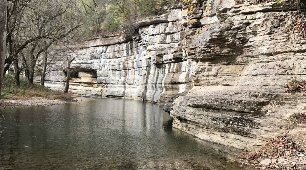 Thanks to my friend of mine who's recommended me to this spot easy hike short walk to get there