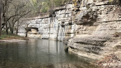 Thanks to my friend of mine who's recommended me to this spot easy hike short walk to get there