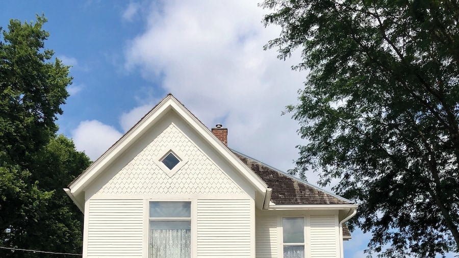 The Reagan family moved into this house in 1920 when Ronald was nine years old. They would live here for three years before moving. The family would live in Dixon for a total of 13 years and Ronald considered this his boyhood home and would visit friends here for the rest of his life.