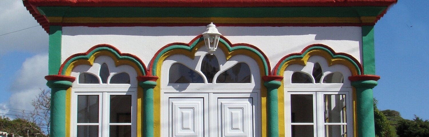 #culture #Azores #portugal #imperio #ilhaterceira #Acores
Impérios da Ilha Terceira - Açores
As Festas do Espírito Santo estão presentes em todo o arquipélago dos Açores. São, no entanto, particularmente marcantes na Ilha Terceira. Este culto é celebrado no Domingo de Pentecostes e no Domingo da Trindade, que são, respectivamente o sétimo e oitavo domingos depois da Páscoa. As cerimônias se realizam em pequenas capelas chamadas de Impérios. A arquitetura dos Impérios varia desde uma capela simples até capelas vistosamente coloridas e ornamentadas. Na Ilha Terceira, quase todos os Impérios têm no topo a coroa imperial encimada por uma pomba representando o Espírito Santo.
Estive na Ilha Terceira durante dois dias. Com pouco tempo e condições atmosféricas nem sempre favoráveis consegui fotografar 21 dos 72 Impérios que existem na ilha.
Empires of Terceira Island - Azores
The Feasts of the Holy Spirit are present throughout the archipelago of the Azores. They are, however, particularly striking on Terceira Island. This worship is celebrated on Pentecost Sunday and Trinity Sunday, which are respectively the seventh and eighth Sundays after Easter. The ceremonies take place in small chapels called Empires. The architecture of the empires ranges from a simple chapel to visually colorful and ornate chapels. In Terceira Island, almost all the Empires have at the top the imperial crown surmounted by a dove representing the Holy Spirit.
I was on Terceira Island for two days. With little time and atmospheric conditions not always favorable I was able to photograph 21 of the 72 Empires that exist on the island.