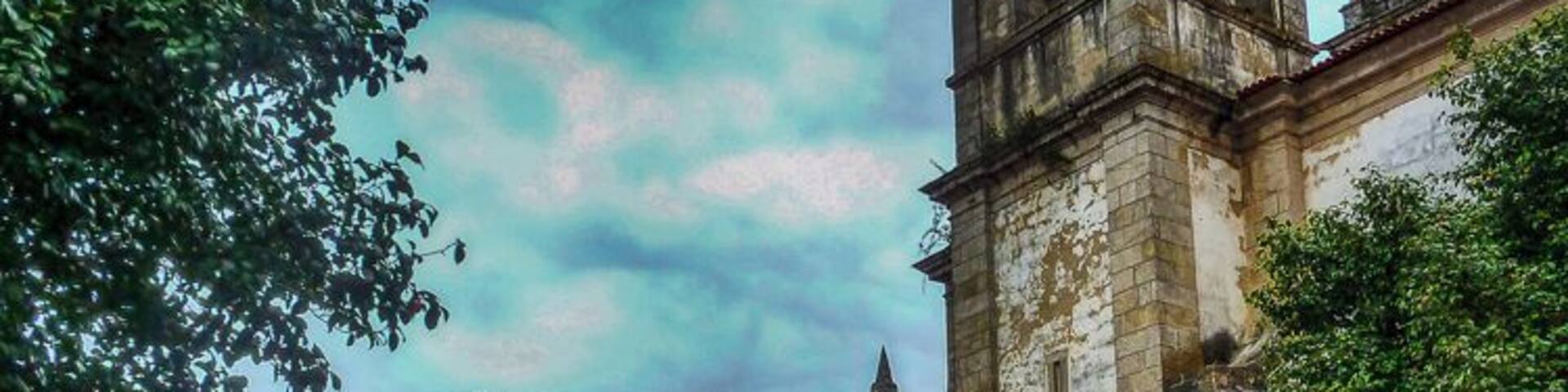 The Monastery of St. Martin of Tibães (Mosteiro de Tibães) is located in northern Portugal, at 6 kms northwest of Braga.
The 11th-century Romanesque Monastery was built in a piece of land donated by D. Henrique and Dª Teresa in 1110. In 1567, it became the Mother House of the Congregation of St. Benedict in Portugal and Brazil.