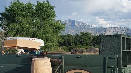 Take a ride by horse and buggy and experience the beauty, history and culture of New Mexico. The Sandia Mountains are quite beautiful in Spring. #LifeAtExpedia #SandiaMountains