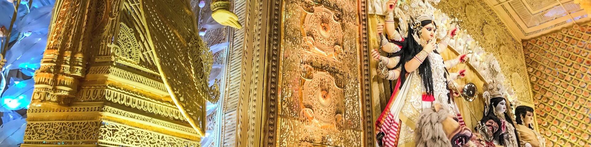 Diwali and Holi could be the most spoken about festivals of India, but the biggest revelry in Bengal, Durga Pujo festival which takes place for 5 days(apparently) in Autumn is worth the mention to the culture and Art connoisseurs around the world. Being a Bengali,though I’m residing abroad in US for many years now, each year my heart wails and I turn restless if I’m not able to make it to my homeland to get the smell of Autumn and Durga Pujo. It brings me immense pride to introduce you all about the festival in my culture and place of birth. This is the annual celebration of Hindu religion revering the Homecoming of Ma Durga, the Goddess representing Shakti or Female Strength &power. Its a multi day festival that features elaborate temples, pandals(stage decorations) , scriptures, performance arts, fairs, food, oceanic count of crowds and lots of fun. This is that time of the year where artists from every corner of West Bengal come together and put their sweat for months and months in preparing these works of grandeur Art, just to treat our eyes on these special five days in Autumn, Sept/Oct. During this time, people of every age group, religious backgrounds, caste and languages come together to be lost equally in this revelry of absolute food and fun. Visitors from all over the country as also from many parts of the world throng in to be enthralled by such massive creativity display at one place. #mycityofkolkata #durgapujoinkolkata #festivaltime