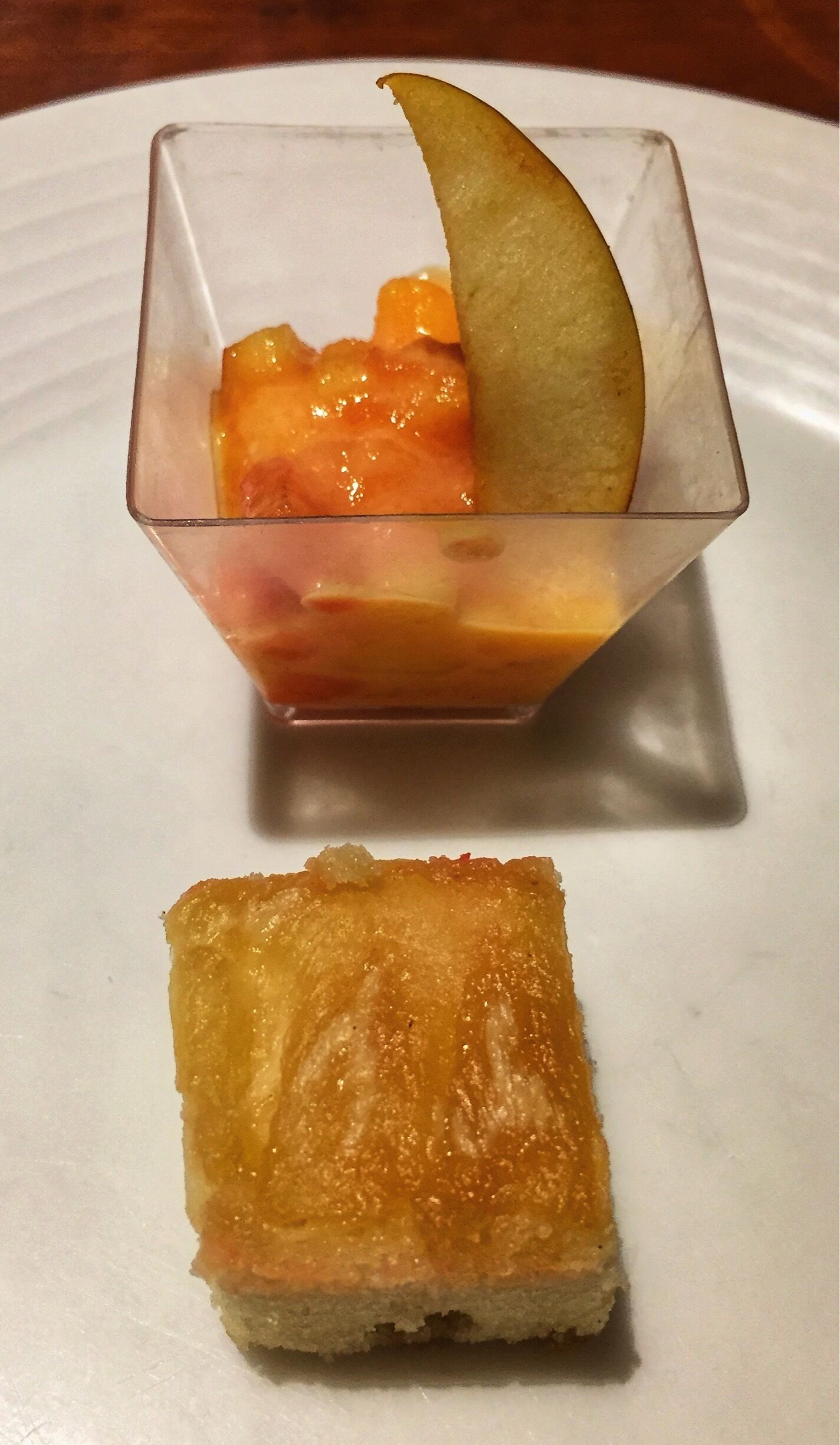 Some lovely pineapple cheesecake with sugarless custard #sweetspot