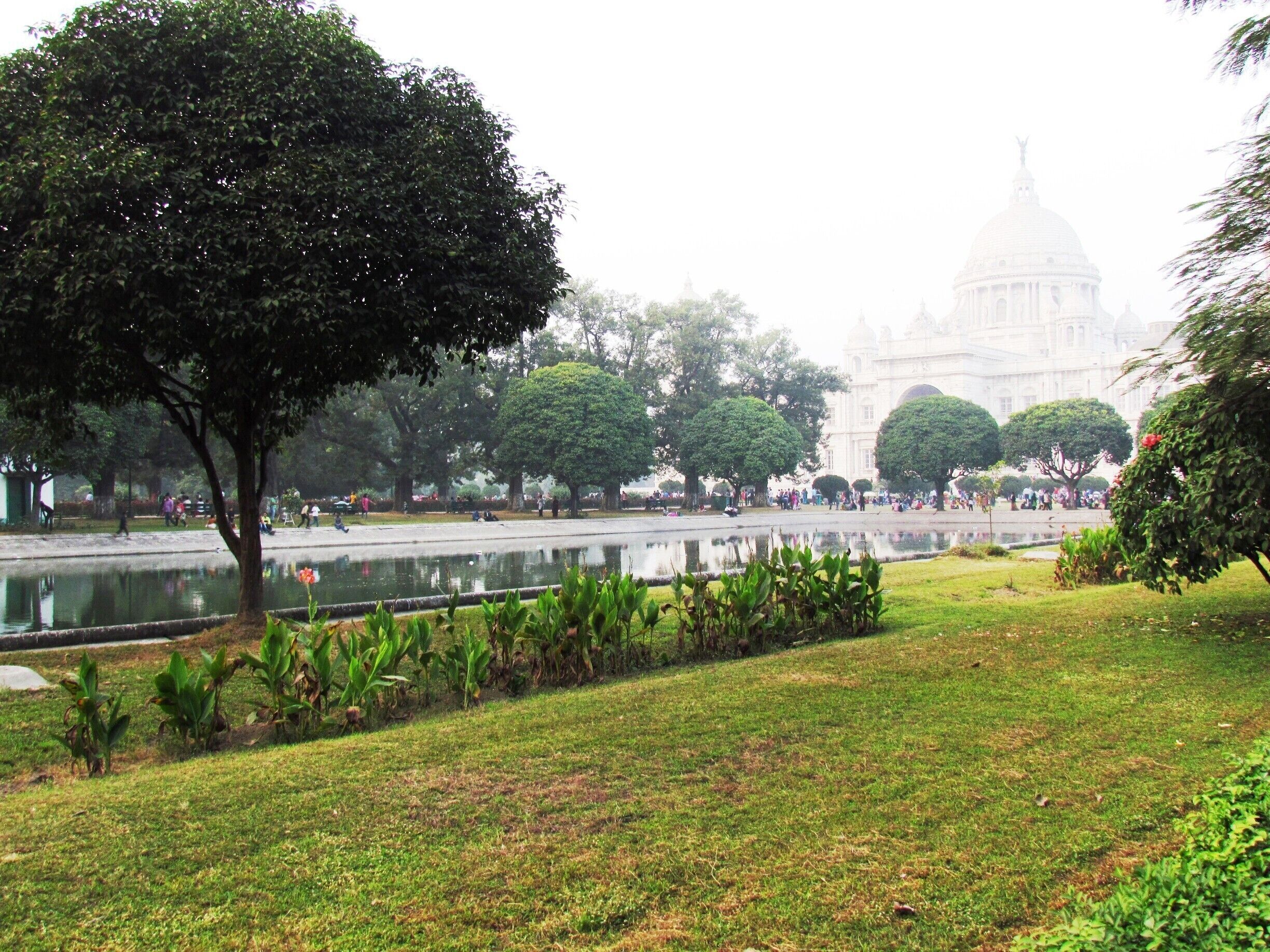 The Garden and the Victoria Memorial
