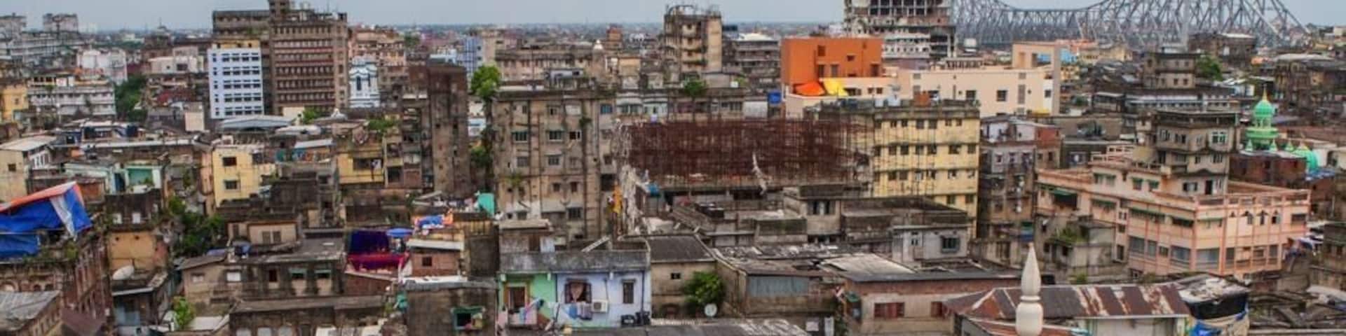 Kolkata, like so much of India can be a lot to take in. However, if you are willing to explore a bit you will find it to be a very photographic city. This view is from the minaret of the Nakhoda Mosque. #kolkata #cityscape #howrabridge #india #southasia