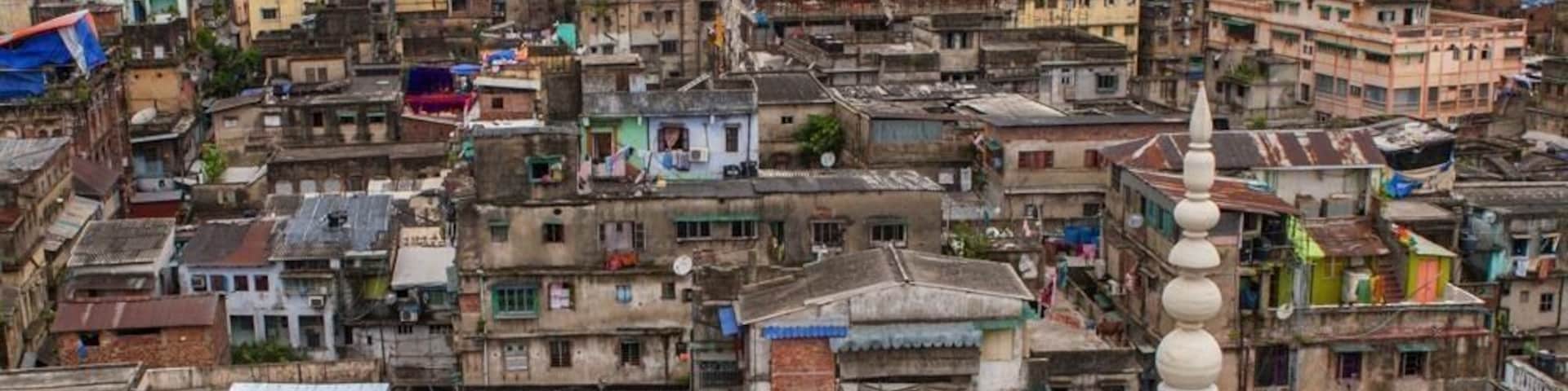 Kolkata, like so much of India can be a lot to take in. However, if you are willing to explore a bit you will find it to be a very photographic city. This view is from the minaret of the Nakhoda Mosque. #kolkata #cityscape #howrabridge #india #southasia