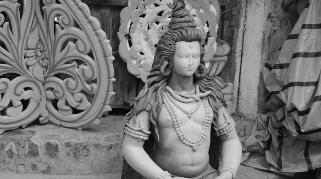 Durga Pujo Madness in the City of Joy! #LordShiva #DurgaPuja #Kolkata #CityofJoy #IncredibleIndia