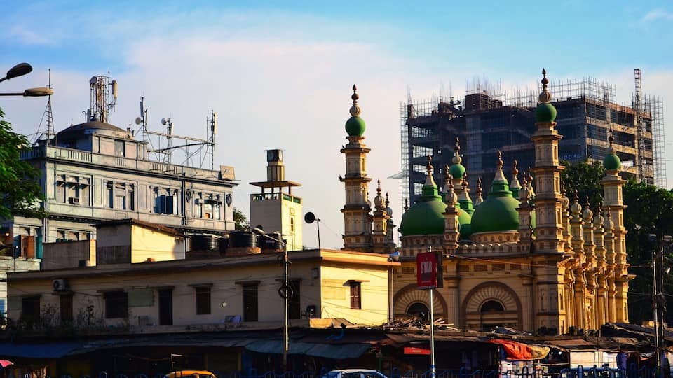 Built by Prince Ghulam Mohammed in memory of his father Tipu Sultan, the ruler of Mysore, Tipu Sultan Mosque is a landmark absolutely at the center of the #kolkata #Hometown