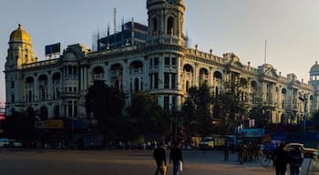 Long before Departmental Stores were as popular, this building at the very centre of #kolkata was the Whiteway Laidlaw department store built in 1905. It is now known as Metropolitan building post Metropolitan Life Insurance Co taking over it Post India’s independence. #Hometown