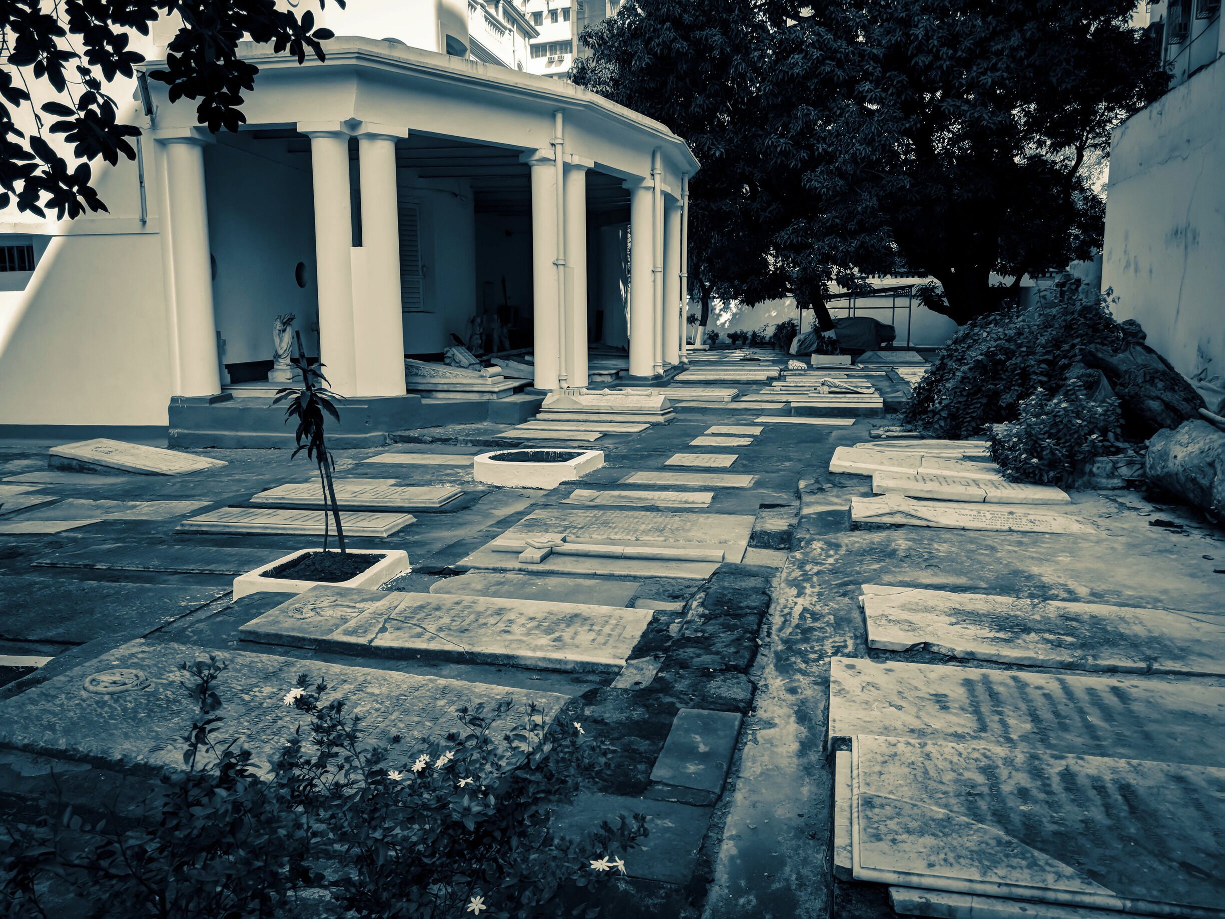 The Holy Nazareth Church is possibly the oldest Christian #church of #kolkata This is an Armenian Church built on an Armenian graveyard, which is also possibly the oldest Christian graveyard of this city #Hometown