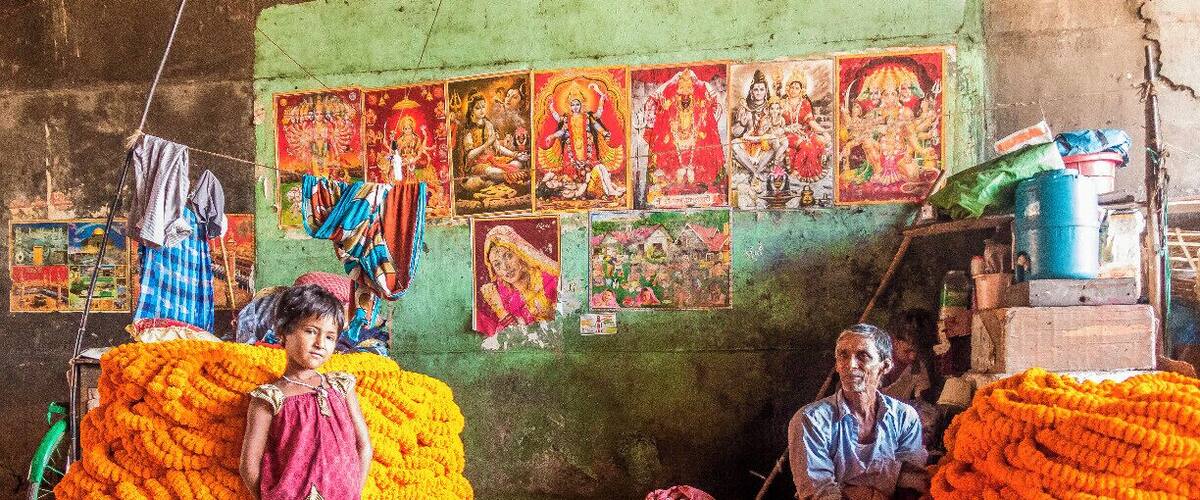There is a huge flower market on the banks of the Hoogly river in Kolkata, this is under the Howrah bridge.
