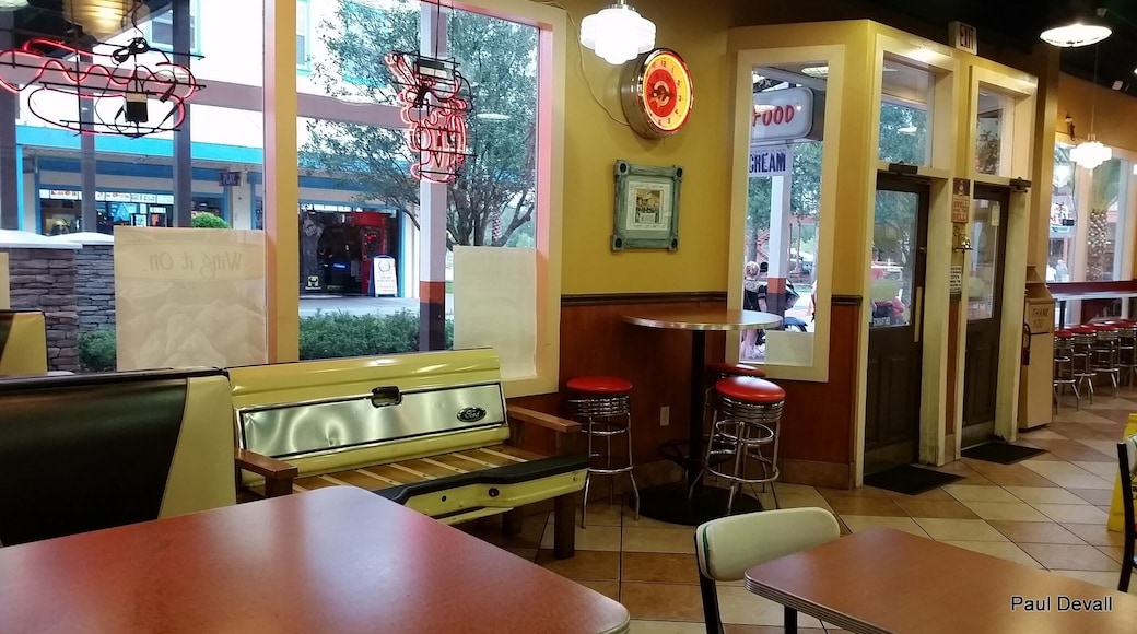 A&W All American Food - diner.