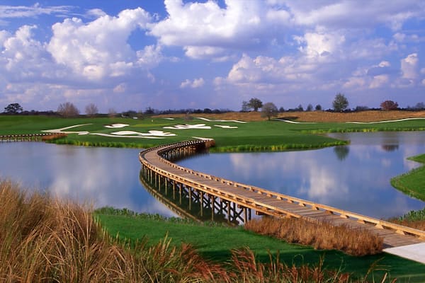 Orlando which includes a pond, a bridge and golf