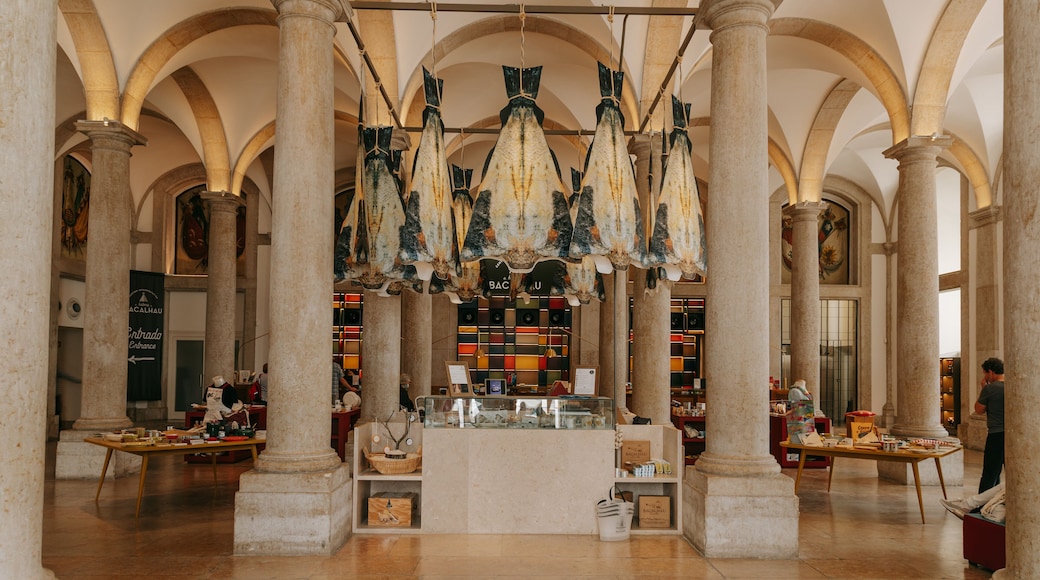 Centro Interpretativo da História do Bacalhau which includes interior views