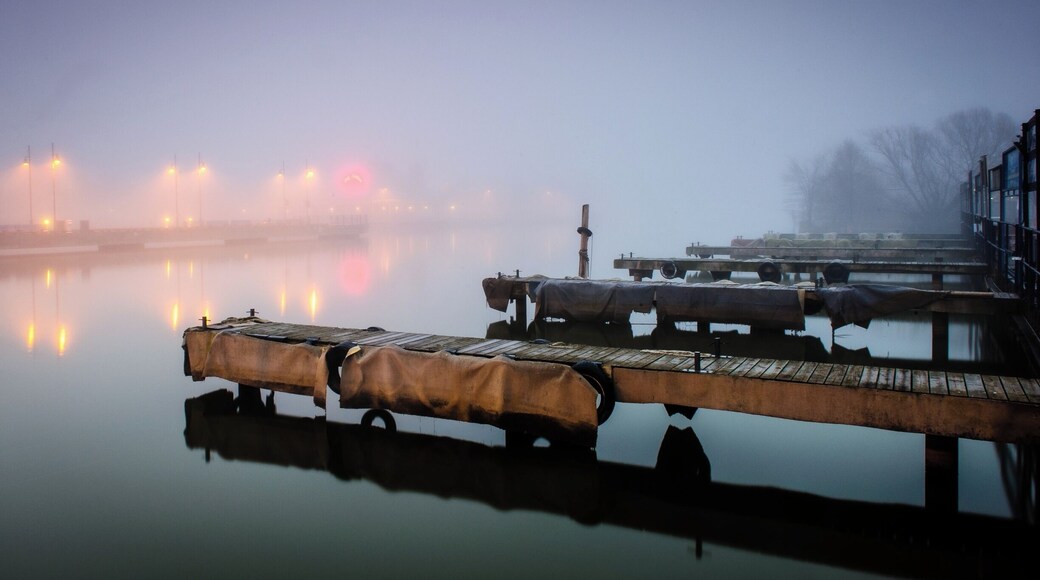 I love the early mornings. the stillness and the fog. #Waterlust