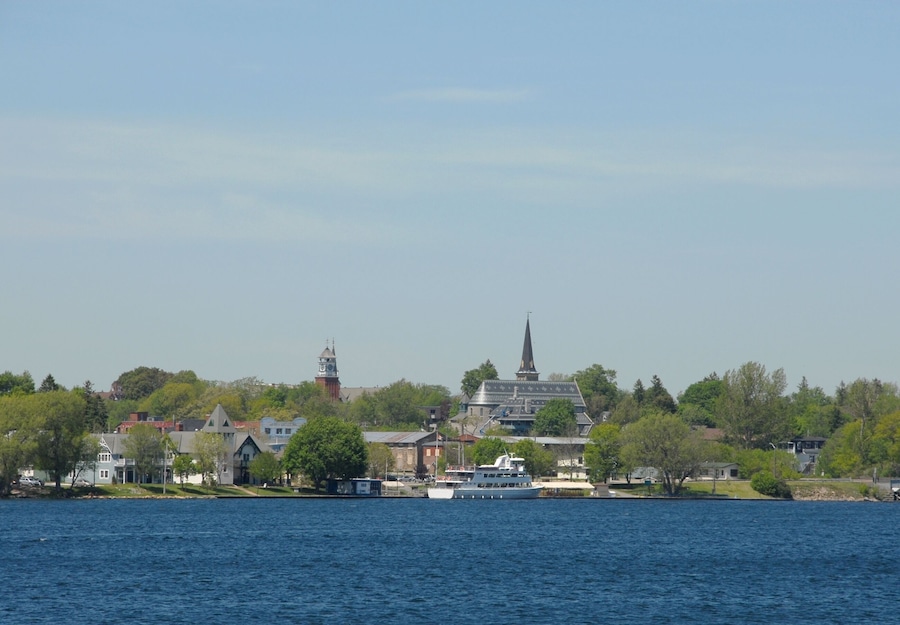 Gananoque Ontario along the shores of the St-Lawrence River, getaway for 1000 Island cruises