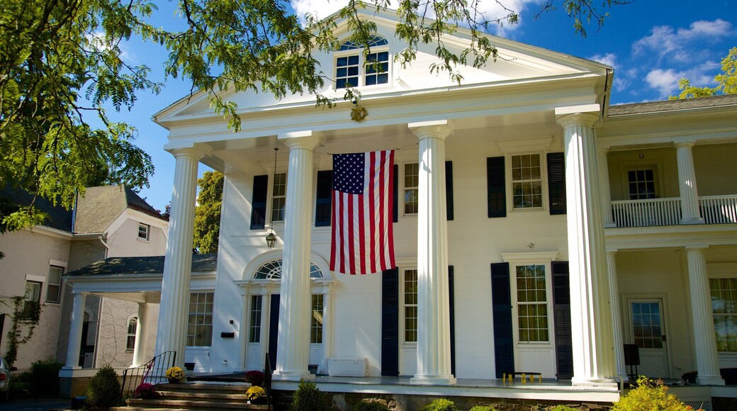 Geneva mostrando elementos del patrimonio y una casa