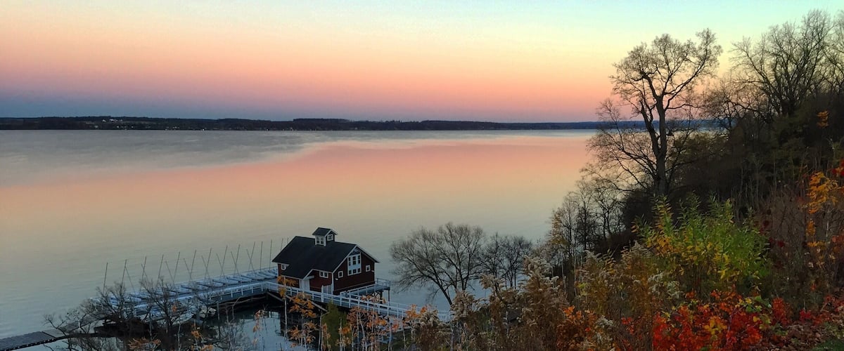 No one can miss this beautiful sunset around Fingers Lake..