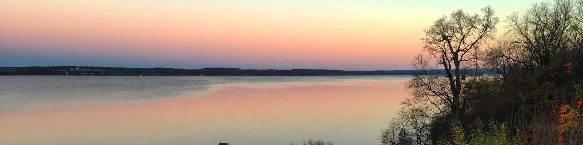 No one can miss this beautiful sunset around Fingers Lake..