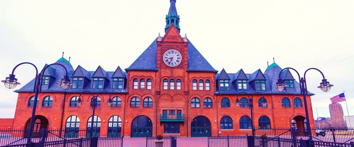 On the occasion of Oscars from the land of ‘Dreamers’, here is a look of Central Railroad of New Jersey terminal which is part of ‘historic trilogy’ along with Ellis Island and Statue of Liberty which are symbol of freedom and hope to millions of immigrants who are welcomed into America thru this terminal in 19th century. Today over 50 million immigrants fulfil their dreams here. Thank you America for being with dreamers.