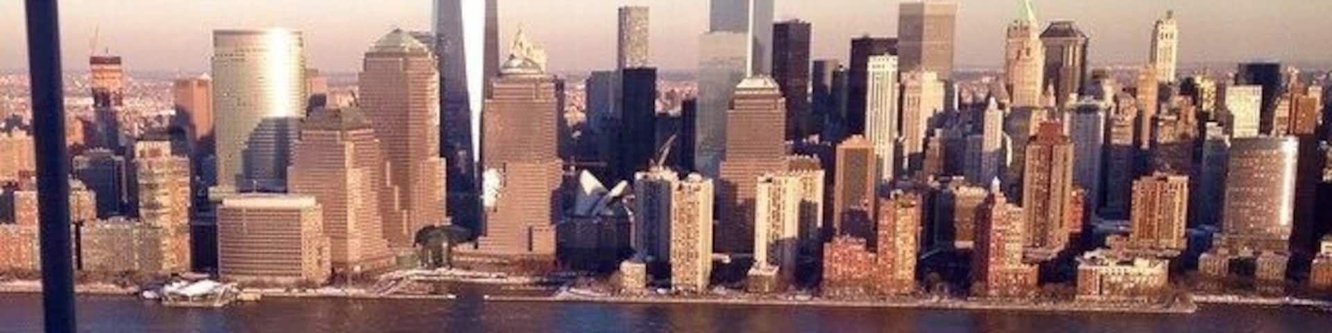 Morning views đ #mdw #fleetweek #happyfriday
www.SunshineandSkylines.com