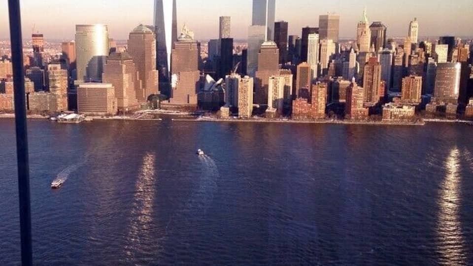 Morning views 💙 #mdw #fleetweek #happyfriday
www.SunshineandSkylines.com