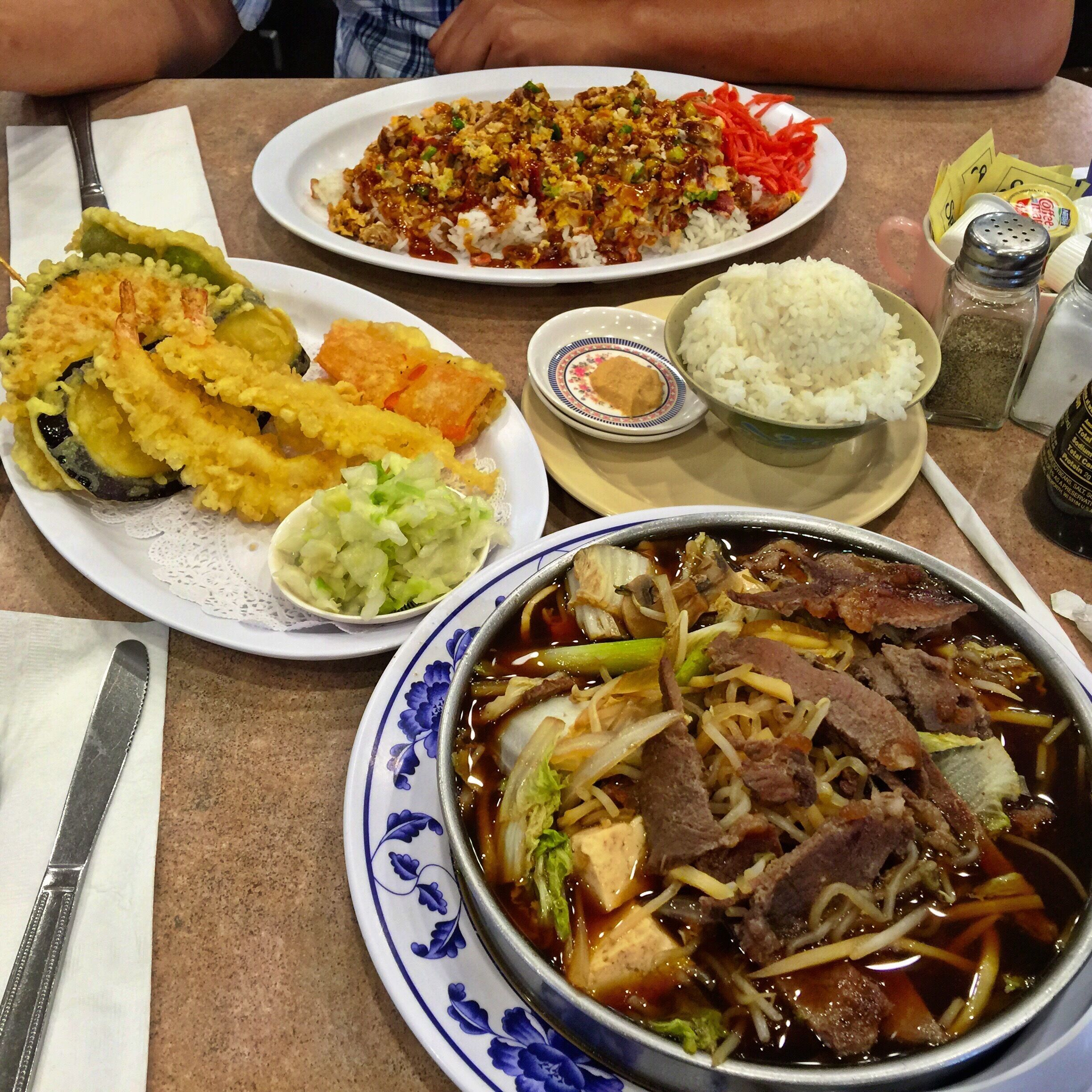This little gem is one of my favorite Hawaiian Japanese places. Sukiyaki, tempura and Hawaiian Royal. 