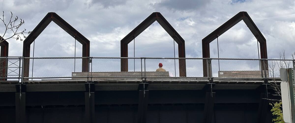 Rail Trail Walkway with Geometric Frames (Philadelphia, Pennsylvania, USA)