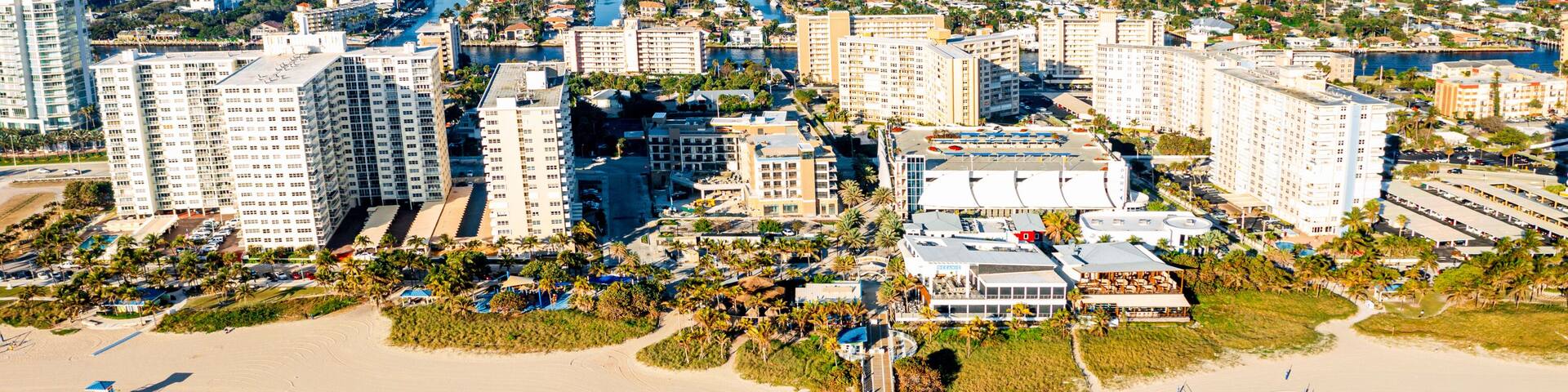 Aerial photo of the Pompano Beach and pier