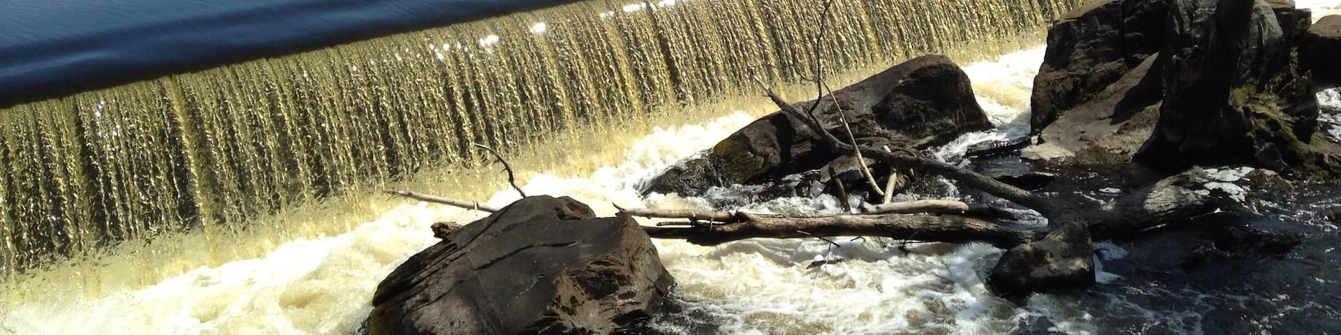The oldest canal in North America, Middlesex Canal was completed in 1808 and designed Loammi Baldwin. The 37 mile canal extended from
Boston to the Merrimack River northwest of Boston.