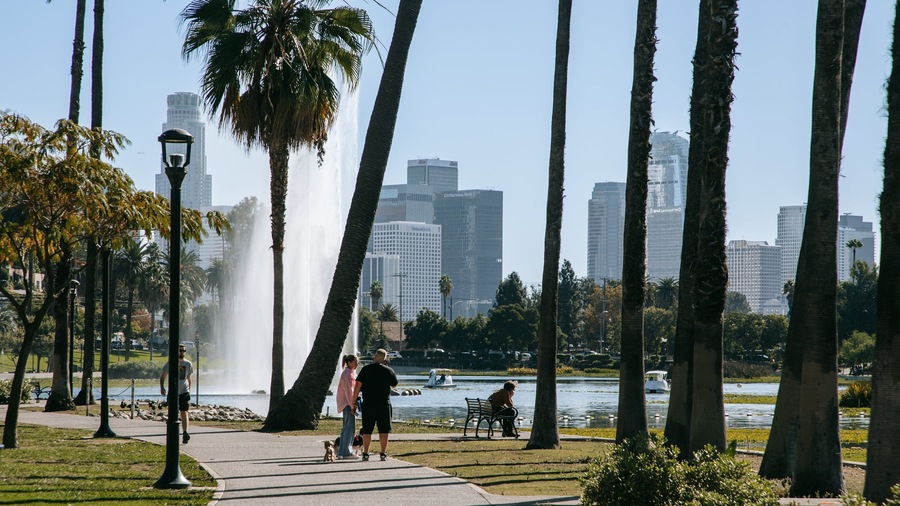 Echo Park showing a park and a fountain as well as a couple