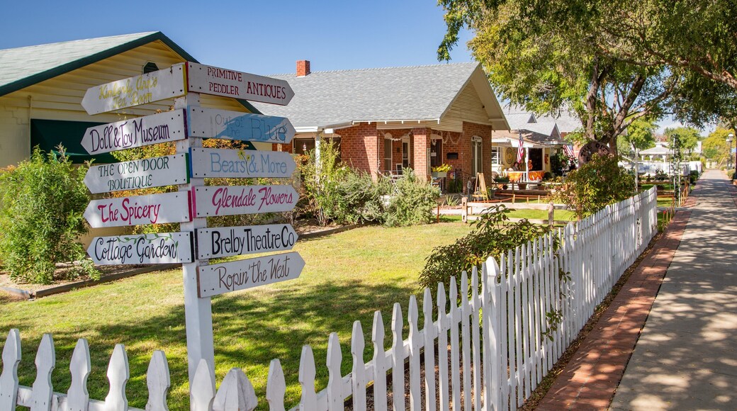 Glendale showing a house and signage