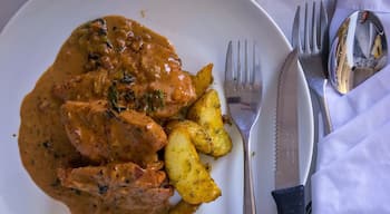 Another Pen Cafe and Bistro favorite 😃 their Creamy Blackened Chicken is served with lightly seasoned potatoes which surprisingly goes well with the peppery sauce. And a fun fact about me, I love rice especially when I’m on famished mode 🍚 which is my basic mode, LOL😁
They said the order was good for one but to be honest, two can share this meal 🍽 😋 you gotta try this!
#ginnysjournal #Cebuseries #TroverFoodies