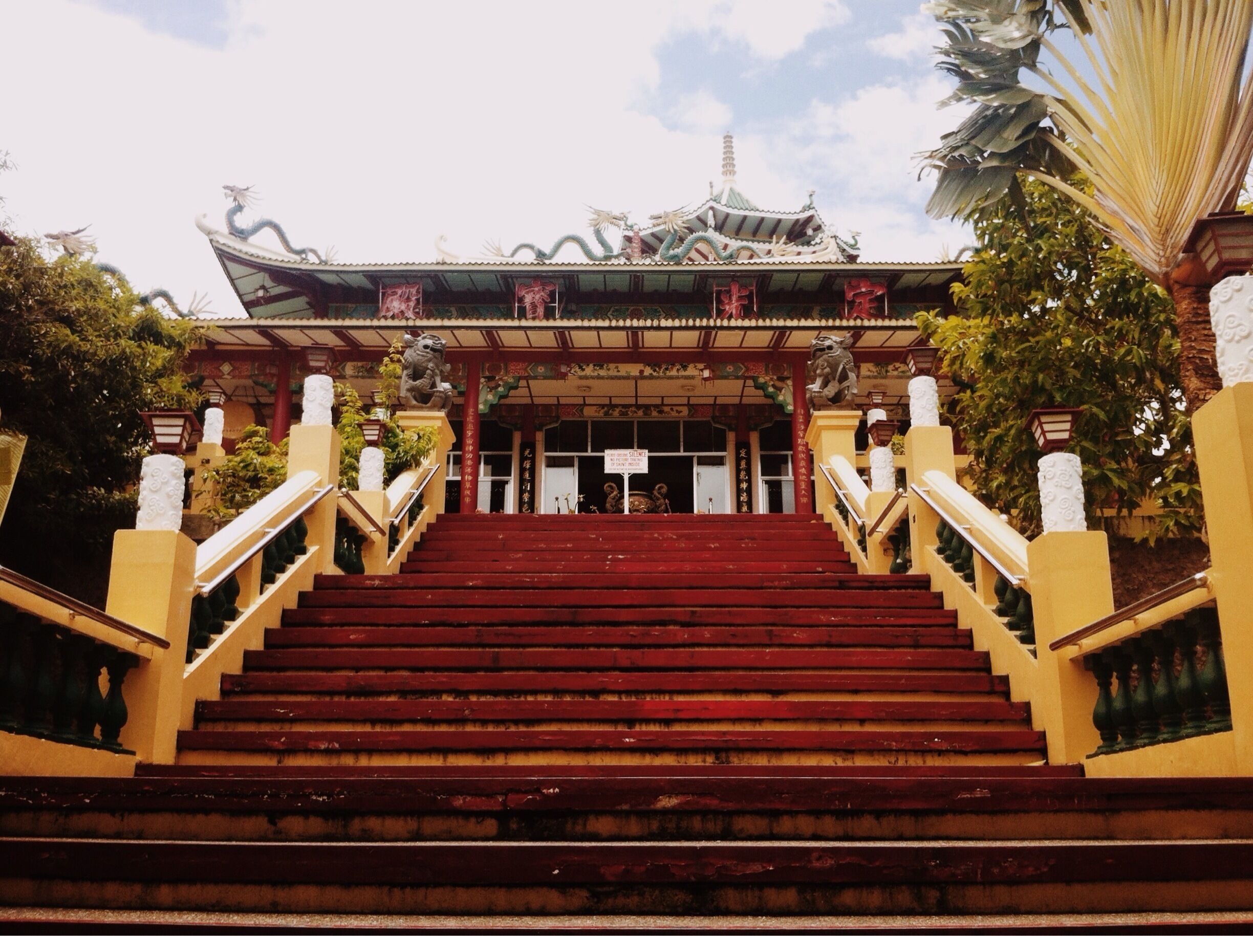 If you've been to other Asian countries, you wouldn't probably be impressed. But this Taoist Temple is one of the famous temples in Cebu City. The architectural design is amazing.