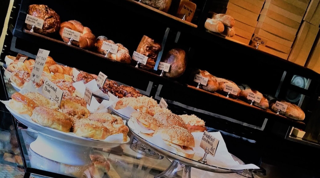 ♫ ♬There goes the baker with his tray like always....♪ ♫ always expect the best from Abaca Baking Company
#TroverFoodies #ginnysjournal #Cebuseries