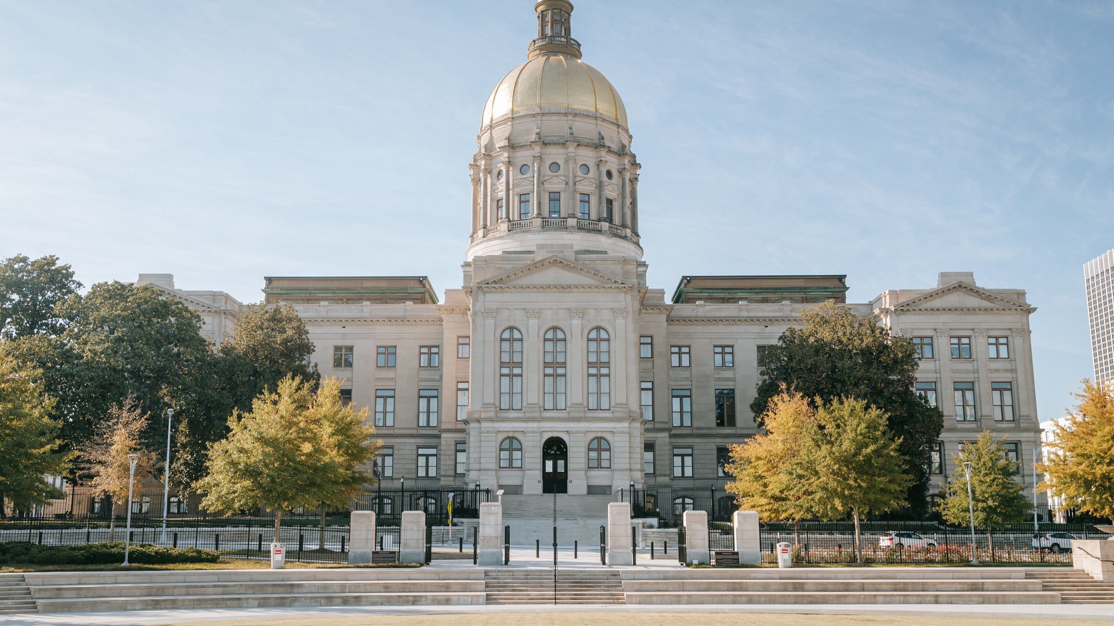 Downtown Atlanta featuring an administrative buidling and heritage architecture