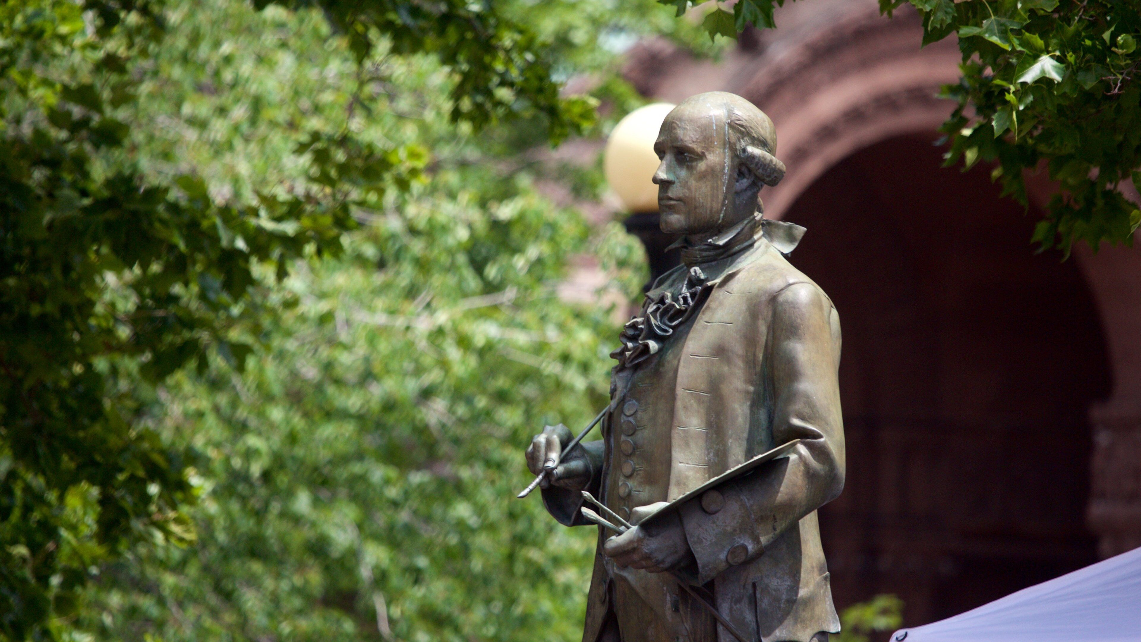 Back Bay som inkluderer statue eller skulptur