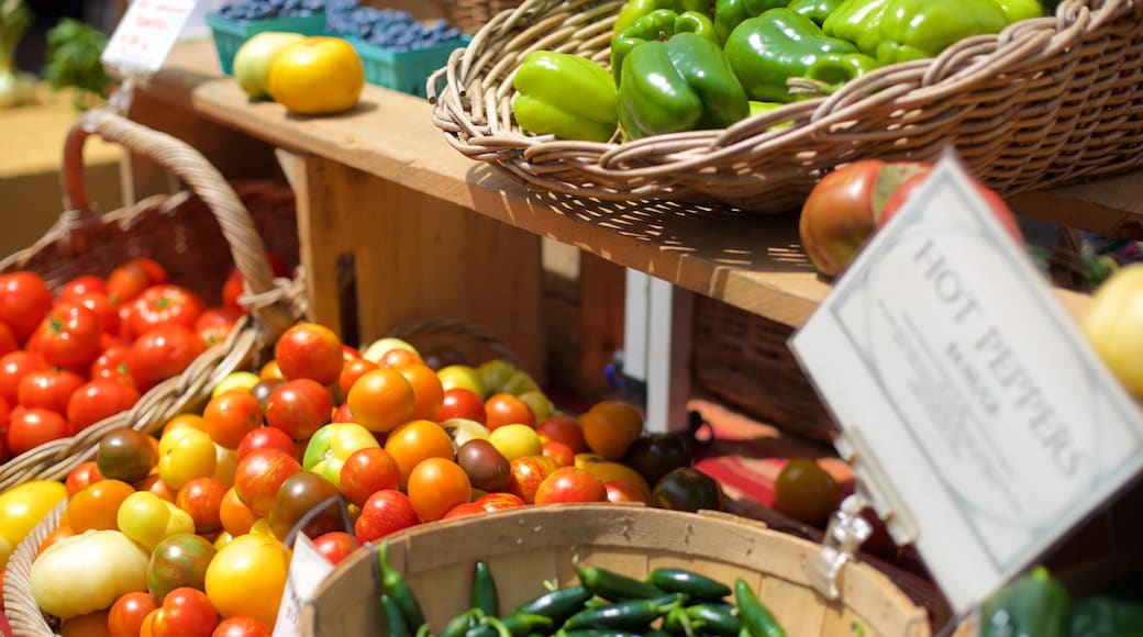 Back Bay showing markets and food