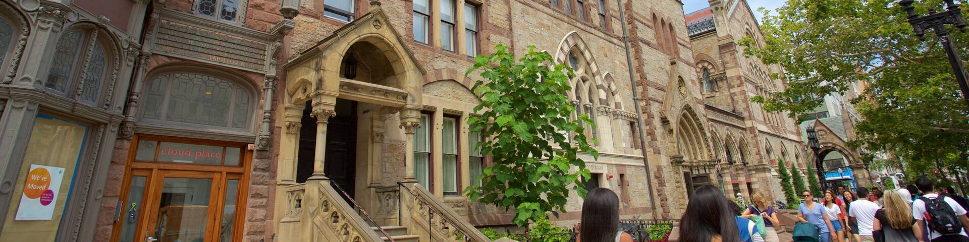 Back Bay featuring a city, heritage architecture and street scenes