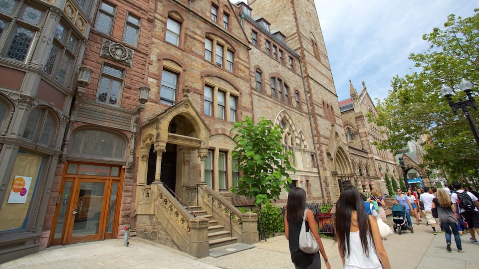 Back Bay featuring a city, heritage architecture and street scenes