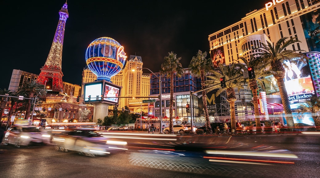 Las Vegas Strip featuring night scenes, nightlife and a city