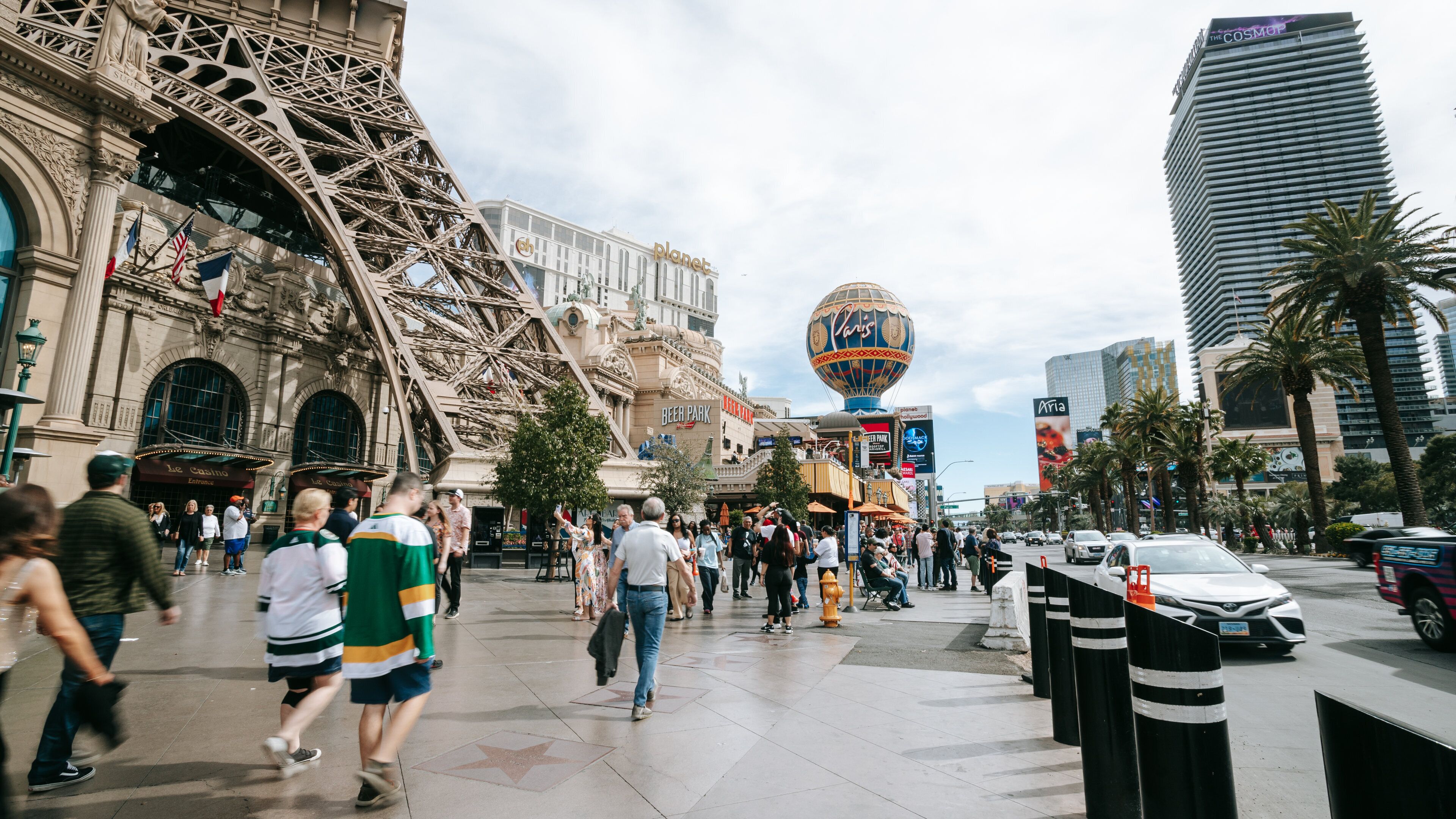 Las Vegas Strip which includes street scenes and a city