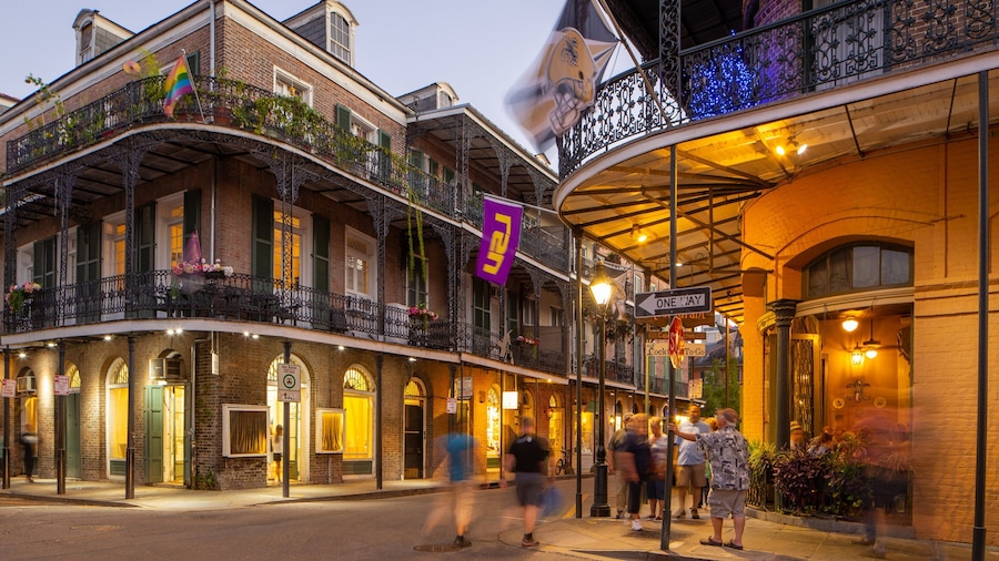 French Quarter featuring nightlife, street scenes and night scenes